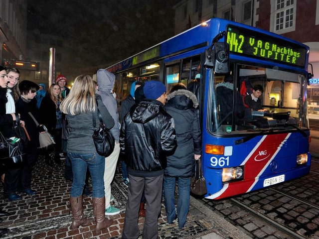 Mehr Nachtbusse sollen den Lrm in der Freiburger Innenstadt reduzieren.  | Foto: Rita Eggstein