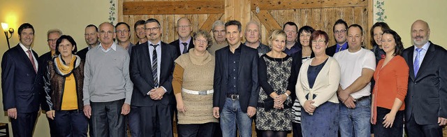 Die Jubilare des E-Werks mit Vorstand ...vorsitzendem Wolfgang Bayer (rechts).   | Foto: e-werk