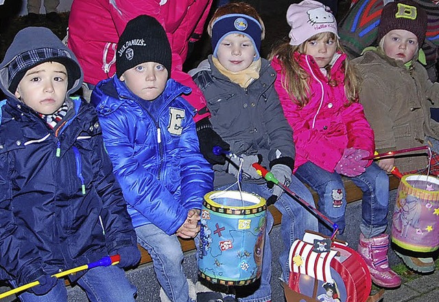 Viele Kinder aus der Umgebung, aber au...Sankt Martinsumzug in Breisach teil.    | Foto: hans-jochen voigt