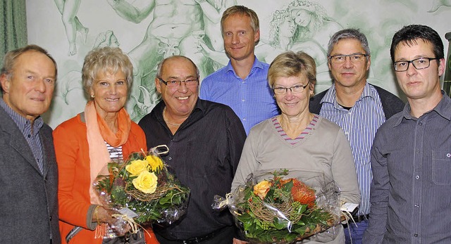 Das Fhrungsteam des TC Haltingen (von...n Jubilare Ursula und Edgar Mohring     | Foto: Sedlak