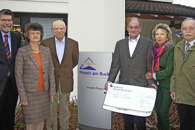 Ehepaare sammeln 4000 Euro Spenden für das Hospiz
