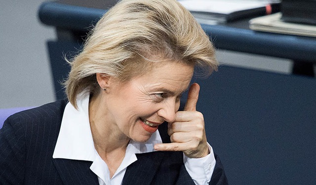 Abhrsicher: Ministerin Ursula von der Leyen im Bundestag  | Foto: dpa