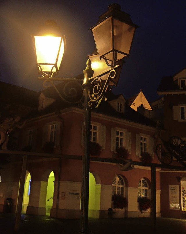 Sparflamme in Schopfheim? Das Bild tu...g setzt die Stadt  auf LED-Umrstung.   | Foto: Andr Hnig