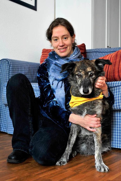 Ina Wilhelm und ihr Assistenzhund Abayomi   | Foto: Thomas Kunz