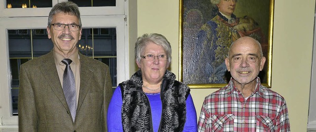 Alfons Flamm, Gisela Hug und Wolfgang ...eit bei der  Stadtverwaltung  geehrt.   | Foto: Dieter ERggelet