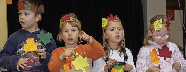 Flotte Herbstlieder trugen  die Kinder...alischen Spielwiese beim Konzert vor.   | Foto: Frowalt Janzer