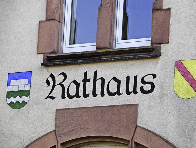 Das Rathaus gehrt in die Mitte des Or... war sich Steinens Gemeinderat einig.   | Foto: Robert Bergmann