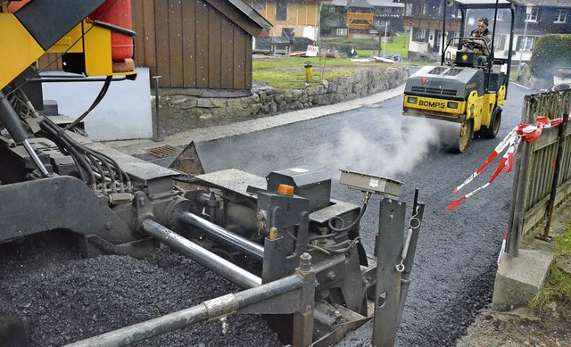 Zgig ging es am Mittwoch in Menzensch... den Verkehr freigegeben werden soll.   | Foto: Sebastian Barthmes