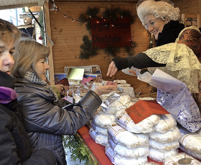 Auch den preisgekrnten Dresdner Stollen gibt es wieder.   | Foto: B. Ruda