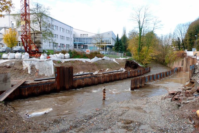 Wohl erst im Sommer 2014 fertig: Die Schutterbrcke am Hohbergweg in Lahr  | Foto: Stadt