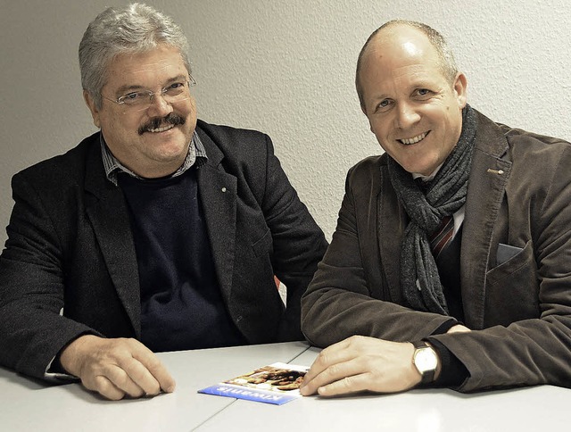 Das neugewhlte Vorstandsteam des Kiwa...(links) und Prsident Jochen Hilpert.   | Foto: Gerhard Walser