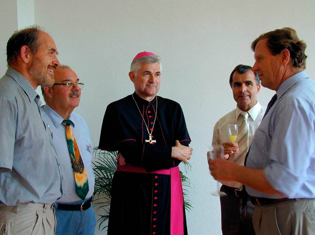 2004: Bernhard Scherer (zweiter von rechts) nach der Segnung des Hauses St. Martin in Müllheim mit Weihbischof Uhl. 2004: Bernhard Scherer (zweiter von rechts) nach der Segnung des Hauses St. Martin in Müllheim mit Weihbischof Uhl.