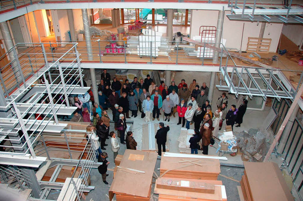 2006: Besuch des sich noch im Bau befindlichen Prälat-Stiefvater-Hauses in Ehrenkirchen. 2006: Besuch des sich noch im Bau befindlichen Prälat-Stiefvater-Hauses in Ehrenkirchen.