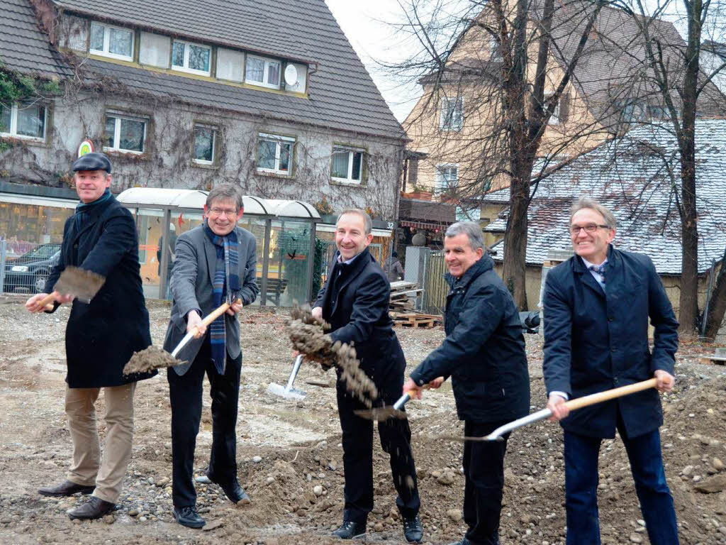 2013: gemeinsamer Spatenstich für ein soziales Zentrum mitten in Breisach: 2013: gemeinsamer Spatenstich für ein soziales Zentrum mitten in Breisach:
