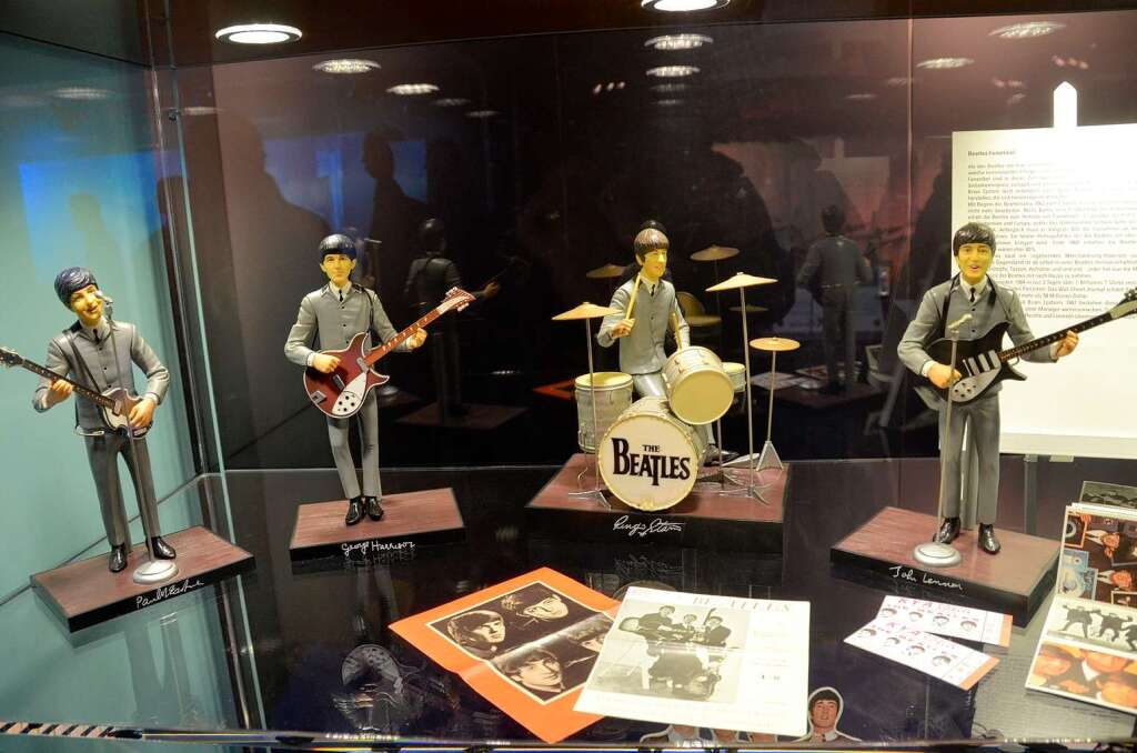 Die Beatles-Ausstellung m Europa-Park mit vielen Originalstcken.