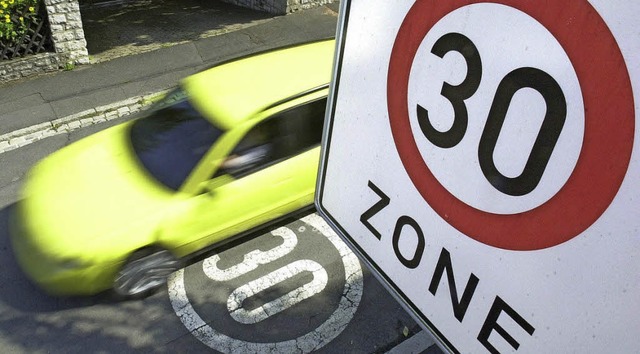 Tempo 30: Bald auch in der Gurtweiler Strae?   | Foto: dpa