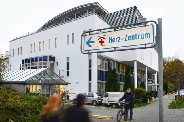 Das Herzzentrum Bodensee ist wegen des...ter Herzklappen in die Kritik geraten.  | Foto: dpa