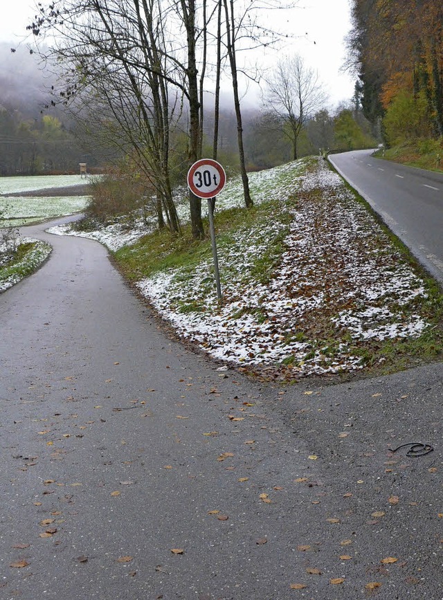 Sorgenkind &#8211; die spitzwinklige Einfahrt von Kandern her   | Foto: SENF