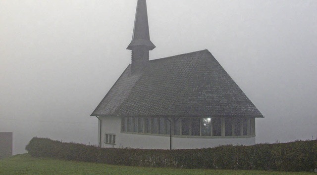 Die Tegernauer Marienkapelle im Nebel   | Foto: Bergmann