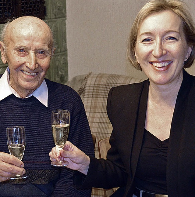 Ernst thommen in dattingen am 24.11.20...es-Knoblich bei seinem 102. Geburtstag  | Foto: sigrid umiger