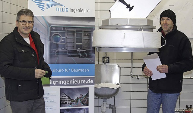 Brgermeister Christian Behringer (rec...au im Rahmen der Einweihungsfeier vor.  | Foto: Chris Seifried