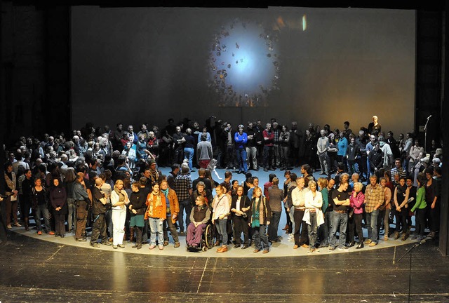 Theater in Bewegung: Beim Tag der offenen Zukunft blieb keiner sitzen.   | Foto: Rita Eggstein