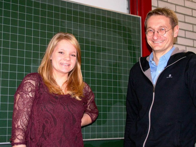 Jasmin Wilbers, die am Theodor-Heuss-G...ur machte, und Lehrer Dr. Tobias Roths  | Foto: Marlies Jung-Knoblich