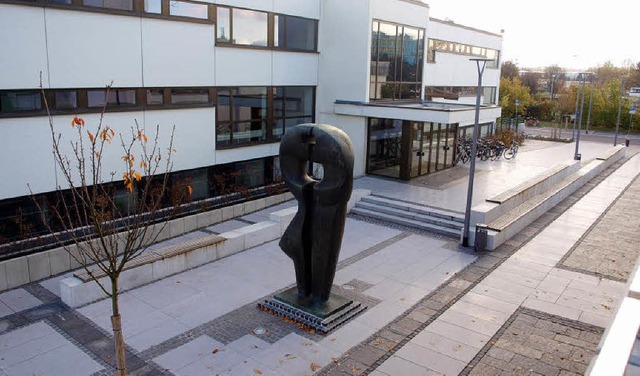 Die Ortskernsanierung Grenzach wird of...staltete Platz am Haus der Begegnung.   | Foto: Albert Greiner