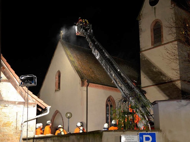 Feuer in der evangelischen Kirche in Eimeldingen  | Foto: Kamera24tv. Martin Ganz