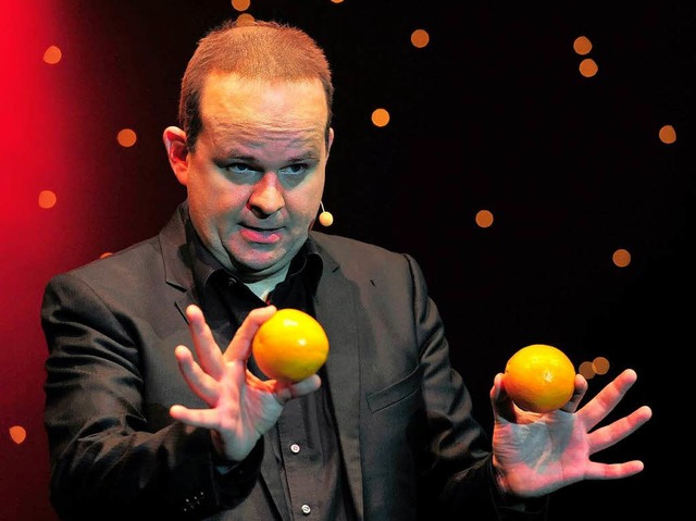 &#8230; als Magier mit einem Orangentrick ...  | Foto: Thomas Kunz