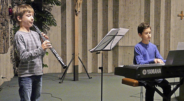 Robin Sigmund (Oboe) und Paulo Brenzin... Kees Schoonenbeek und Mary Chandler.   | Foto: Eberhard Weiss