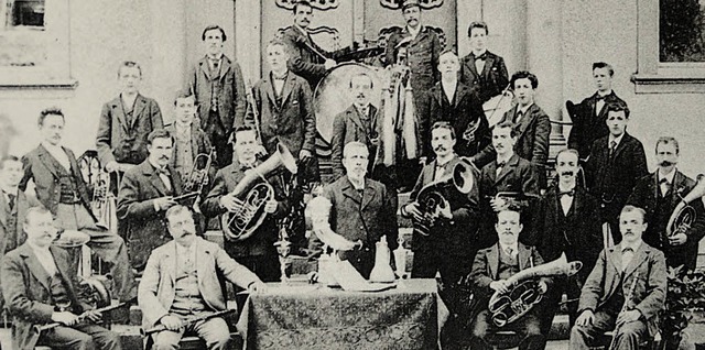 25 Musiker bildeten im Jahre 1900 die Stadtmusik Waldkirch.   | Foto:  Archiv Stadtmusik