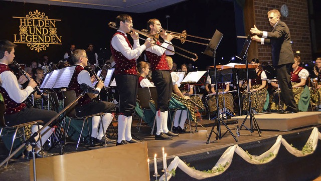 Statt Tenor und Bariton: Dominik Burge... 2013 der Trachtenkapelle Biederbach.   | Foto: Nikolaus Bayer