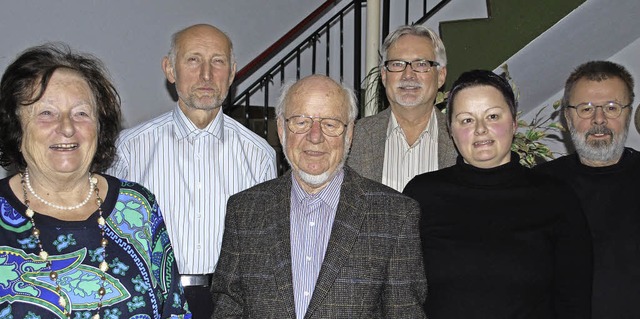 Verena Hirt (li.) hat seit  60 Jahren ...Ade (Vorsitzende) und Robert Nltner.   | Foto: Mink