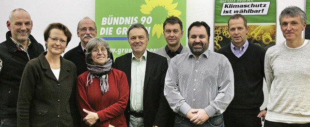 Elternvertreter und Direktion des Hans...mit Josha Frey (Mitte) von den Grnen.  | Foto: Katharina Bartsch