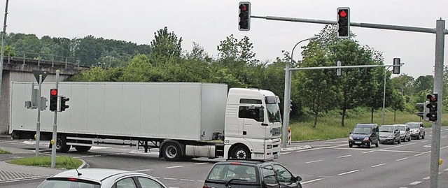 Soll demontiert werden:  Ampel an der Ortseinfahrt West   | Foto: Fred Thelen