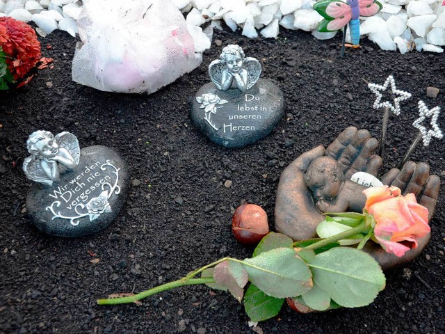 Der Erinnerung einen  Raum geben: das Grab eines toten Babys   | Foto: A. Fertl