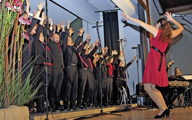 Julia Rosenberger leitet die Arion Sin... die Band &#8222;Joy included&#8220;.   | Foto: Fotos: Stefanie Sigmund