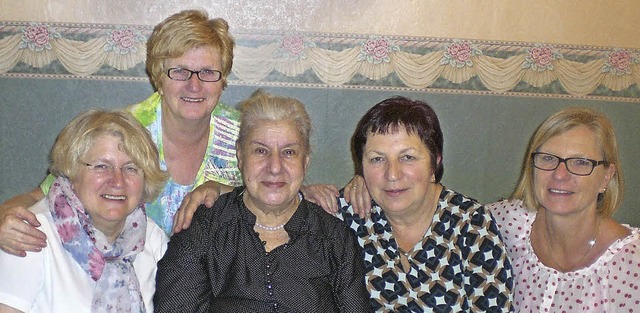 Satenik Bulut (3. von links) wiedergef...got, Ulrike und Astrid Vetter-Brderle  | Foto: privat