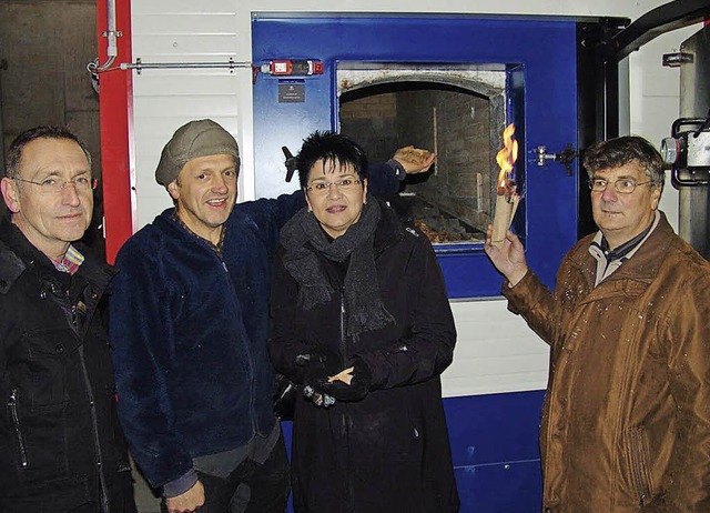 Nahmen den  Ofen in Betrieb (von links..., Anette Pfaff und Adelbert Heitzmann   | Foto: Heinrich Fehrenbach