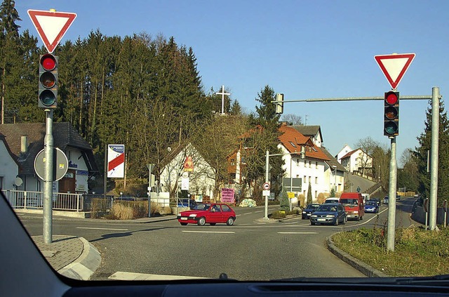 Eher zu kurz sind die Rotphasen fr den Verkehr aus der und zur Ortsdurchfahrt.  | Foto: Archivfoto: Kathrin Blum