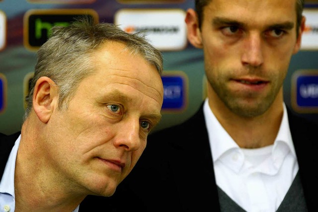 SC-Trainer Christian Streich und Pavel...bei der Pressekonferenz vor dem Spiel.  | Foto: dpa