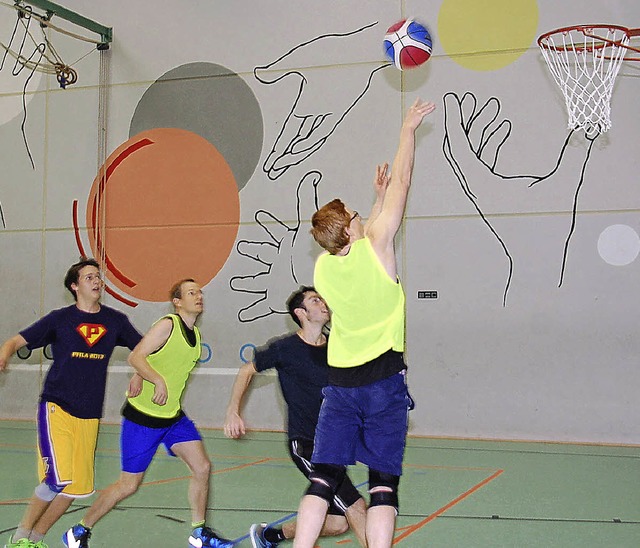 Gut gezielt ist halb getroffen: Basketball.  | Foto: Helena Kiefer