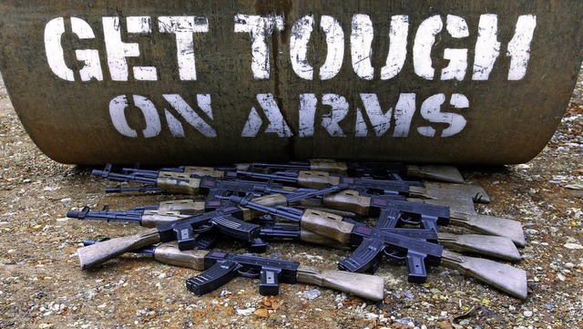 Macht die Waffen platt: Symbolische Ve...ernational Gun Destruction Day&#8220;   | Foto: AFP/BZ