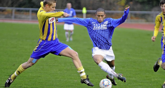 Sein Durchsetzungsvermgen ist auch  g...gt: Ridje Sprich vom SV Weil (rechts).  | Foto: Schn