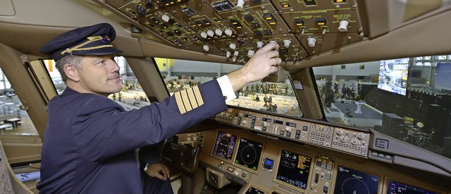 Muss man ber 1,65 Meter gro sein, um...Lufthansa-Maschine fliegen zu drfen?   | Foto: dpa