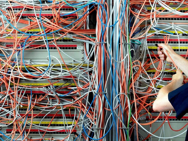 Heute ein entscheidender Standortfaktor: die Qualitt der Datennetze  | Foto: DPA