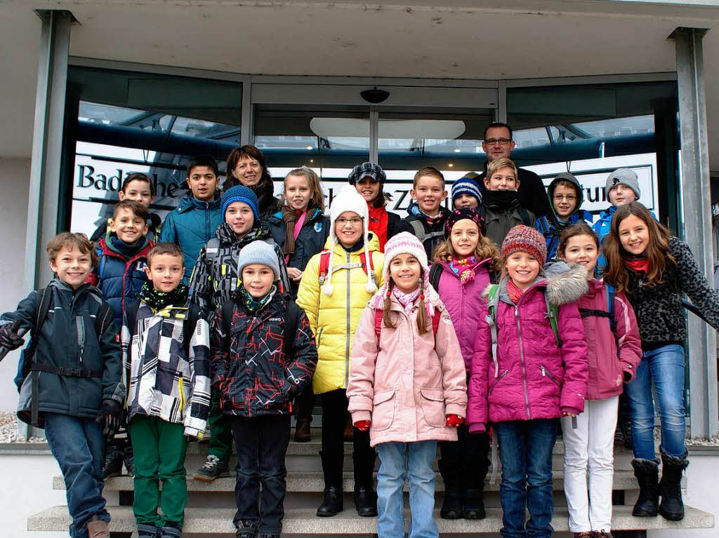Die Klasse 4b der Grundschule Theresianum Breisach mit ihrer Lehrerin Karin Breuninger. Die Klasse 4b der Grundschule Theresianum Breisach mit ihrer Lehrerin Karin Breuninger.