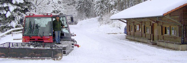 Archivbild:  Loipenspurgert des Skicl...it Fahrer Willi Kropf vor der Skihtte  | Foto: Rolf-Dieter Kanmacher