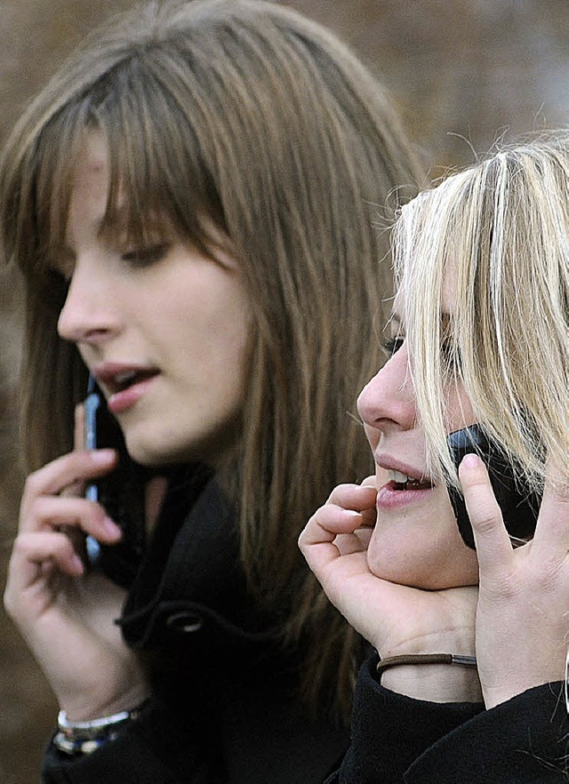 Handys auf Schulhfen in der Region sind ein No-Go.   | Foto: SYMBOLBILD: DPA